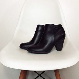 MIA Luce Black Faux Leather Booties